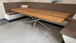 Kundenprojekt-Tischplatte-Eiche-rustikal-extrem-Aeste-Risse